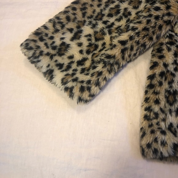 Forever 21 Cropped Leopard Faux Fur Jacket - Picture 5 of 5